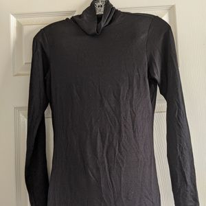 UNIQLO Black Heattech Turtleneck